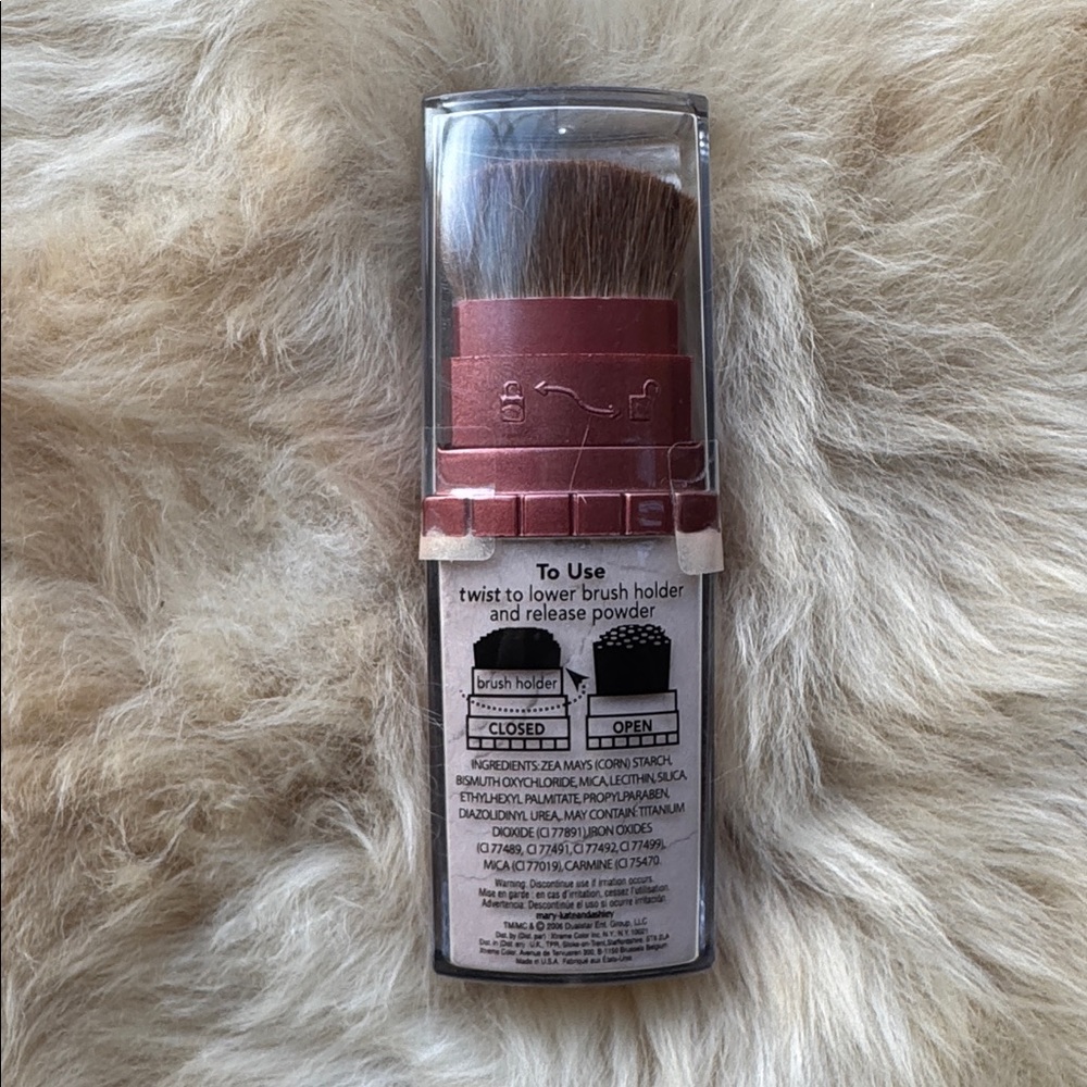 Mary-Kate and Ashley Bare Effects Mineral Powder 661 Translucent NWT - Picture 2 of 2